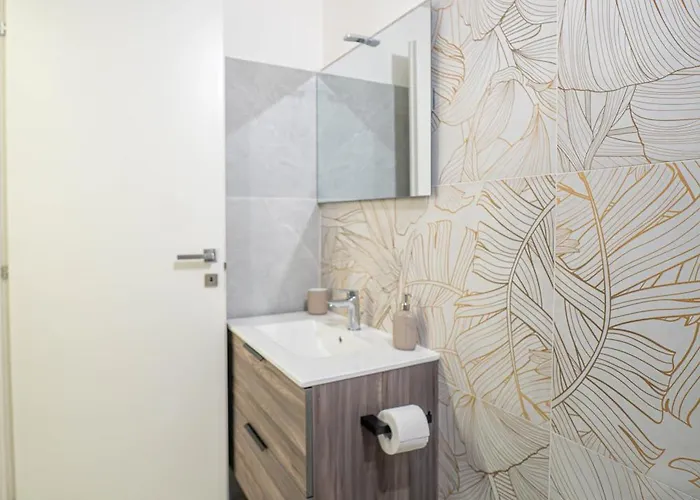 Metro Yellow Apartman