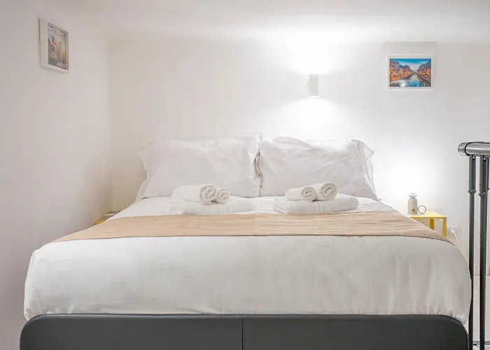 Apartman Metro Yellow *