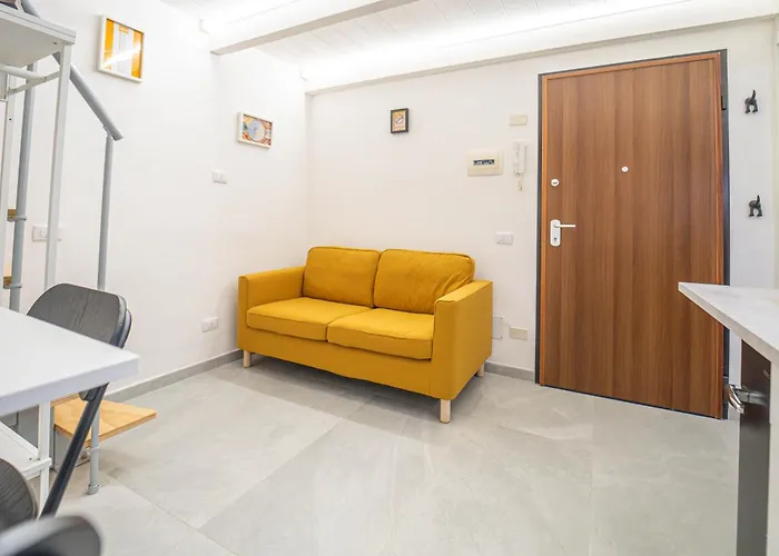 Metro Yellow Apartman