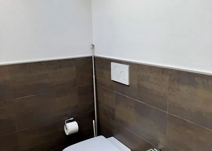 Dingo's House - 5 Minutes From M3