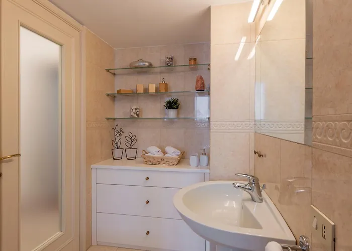 Otto Novembre, 3 Ampio Ed Elegante Con Vista Milano