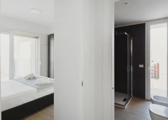 Gohost - Modern And Bright With Terrace And Balcony