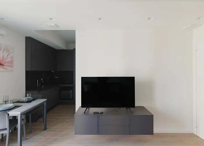 Gohost - Modern And Bright With Terrace And Balcony Milán