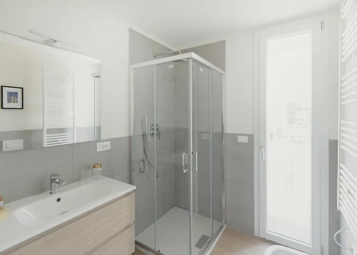 Gohost - Modern And Bright With Terrace And Balcony Apartmán