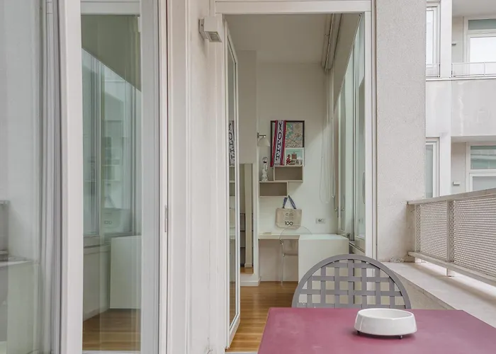 Modern Retreat In The Heart Of * Milán