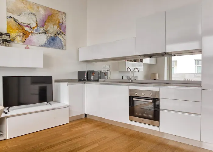 Modern Retreat In The Heart Of * Milán