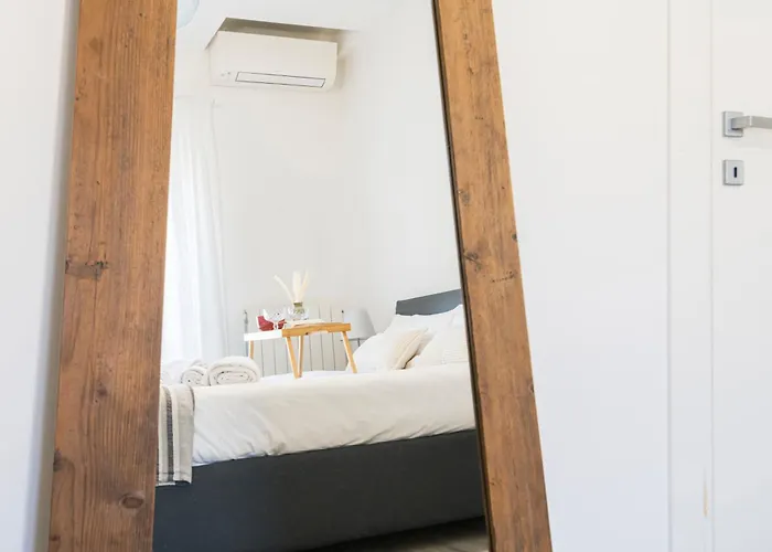 Apartment Easylife - - Lecco 18d - Porta Venezia *