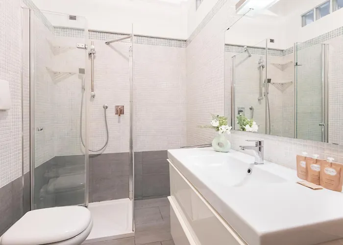 Easylife - - Lecco 5 P3 - Porta Venezia *