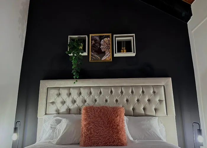 Hosting Dreams Attics - Duomo *