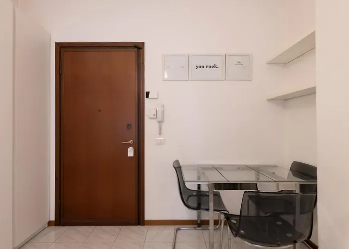 Living - Via Varese 4 Mailand