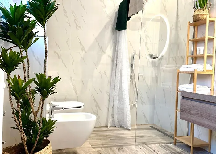 La Casa Di Raysa Con Idromassaggio Vicino Al Duomo Lägenhet