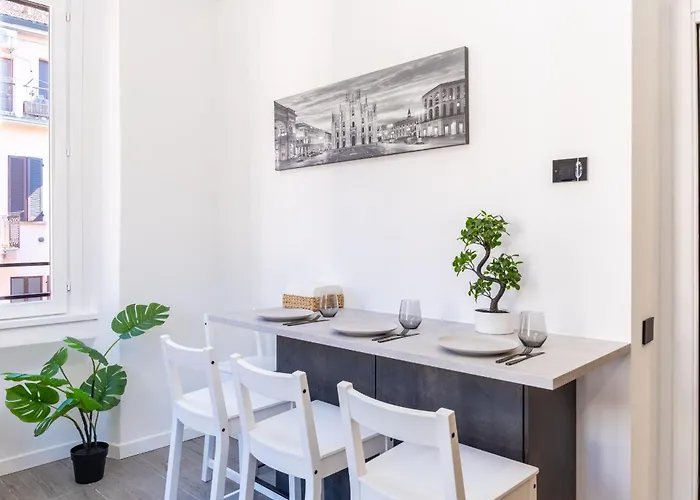 5 Stars Flat, Next To Subway, 3 Stops To Duomo, Ac & Wi-fi Appartamento