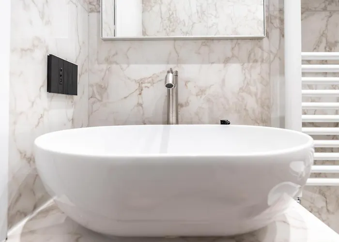 Apartman 5 Stars Flat, Next To Subway, 3 Stops To Duomo, Ac & Wi-fi Milánó