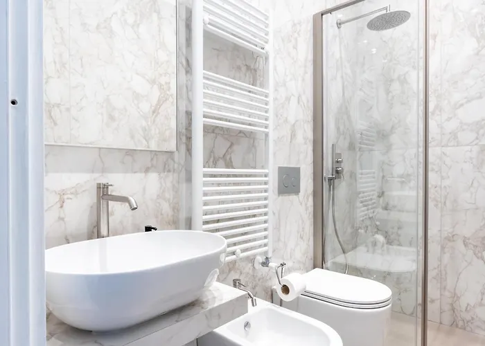 Apartman 5 Stars Flat, Next To Subway, 3 Stops To Duomo, Ac & Wi-fi