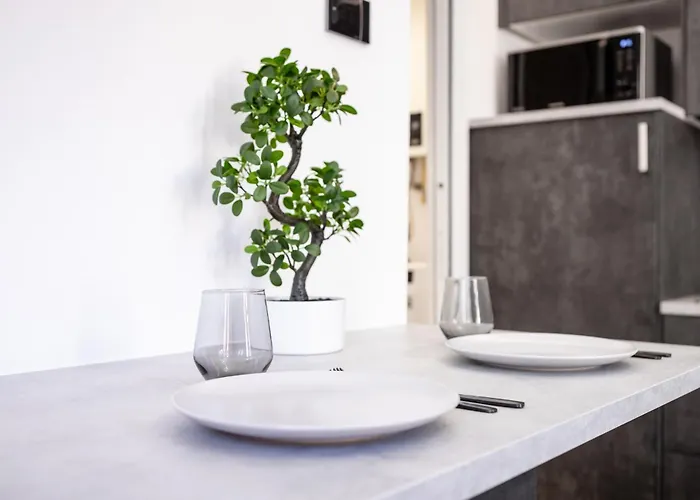 5 Stars Flat, Next To Subway, 3 Stops To Duomo, Ac & Wi-fi *