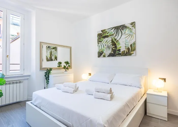 5 Stars Flat, Next To Subway, 3 Stops To Duomo, Ac & Wi-fi Apartman *