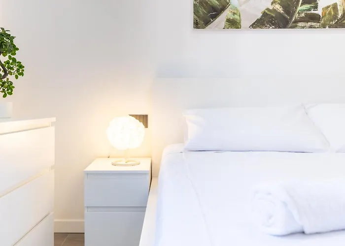 Διαμέρισμα 5 Stars Flat, Next To Subway, 3 Stops To Duomo, Ac & Wi-fi *