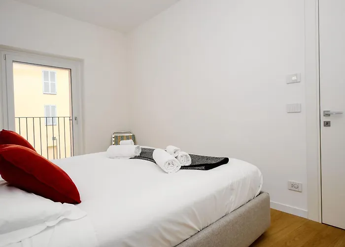 Domusmi Petrella 4 * Milaan