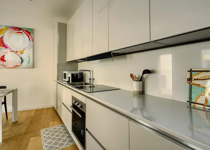 Domusmi Petrella 4 * Milaan