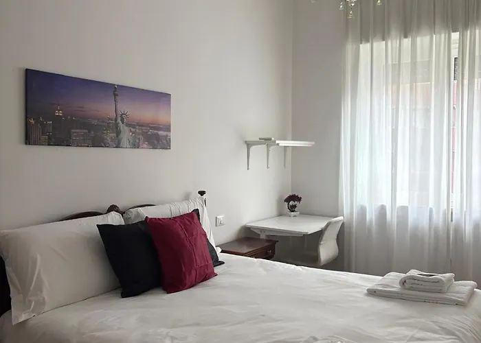 Bocconi - Porta Romana 4 Da Letto Con 2 Bagni Privati ミラノ