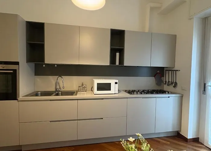 Bocconi - Porta Romana 4 Da Letto Con 2 Bagni Privati