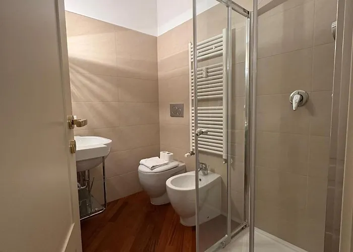 アパート Bocconi - Porta Romana 4 Da Letto Con 2 Bagni Privati ミラノ