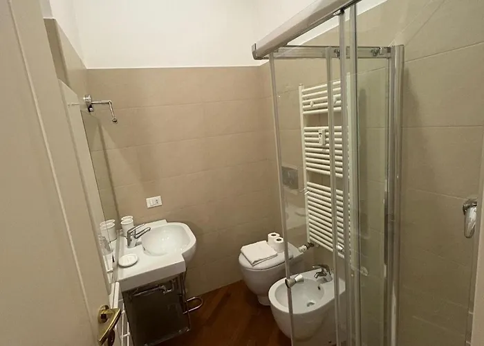 Bocconi - Porta Romana 4 Da Letto Con 2 Bagni Privati Appartamento