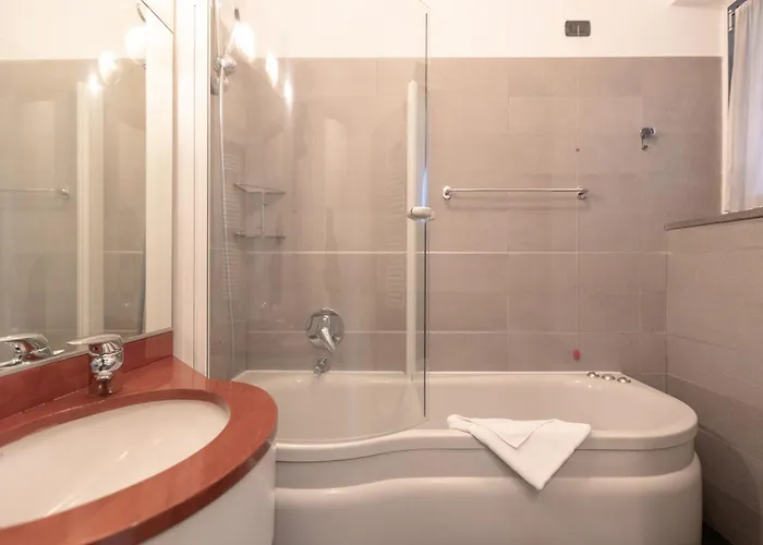 Bright Two Bedrooms With Terrace Zanuso - Mirable Pm * 밀라노