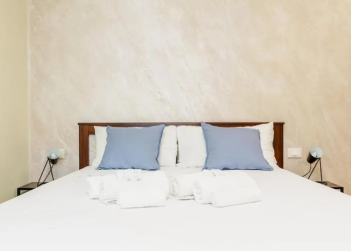 Brera-art District Historic Courtyard *