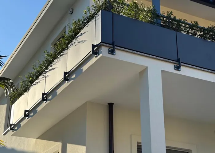 White House Con Posti Auto Apartament Mediolan