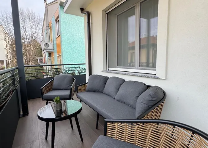 White House Con Posti Auto