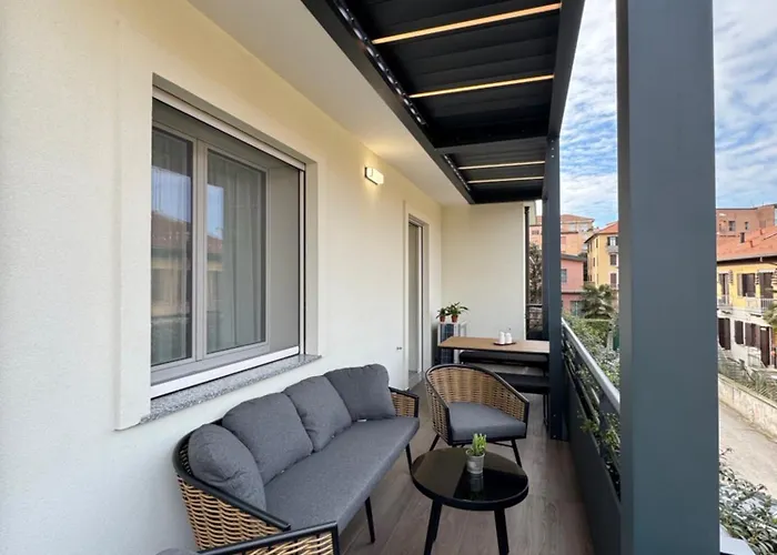 White House Con Posti Auto Appartamento