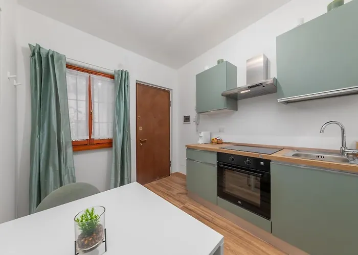 Lägenhet 2 Min To Metro - 12 Min To Station And Duomo - Quiet *