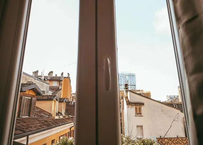 The Mirror Attic - Moscova Brera Milan