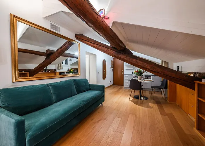 The Mirror Attic - Moscova Brera Apartament