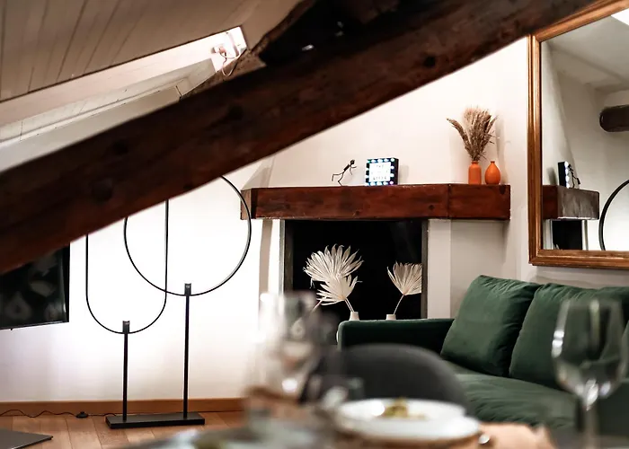 The Mirror Attic - Moscova Brera Apartman *