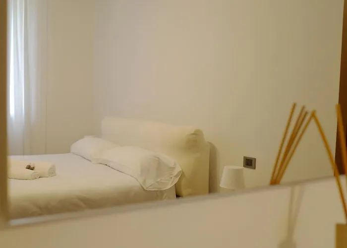 Bwr - Two-room Near The Station, Venini