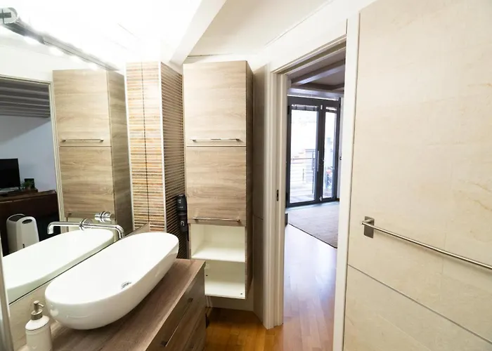 Artist's Nest - Loft Con Patio Esclusivo 밀라노