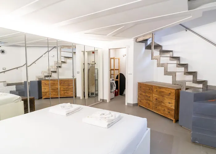 Artist's Nest - Loft Con Patio Esclusivo Apartament Mediolan