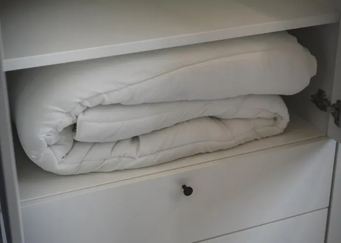 Wownavigli Apartment-sofa Bed Metro M4 Tram 2 *