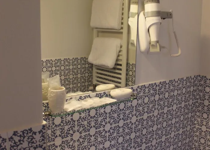 托尔托纳阿巴拉卡达布拉酒店 住宿加早餐酒店 4*