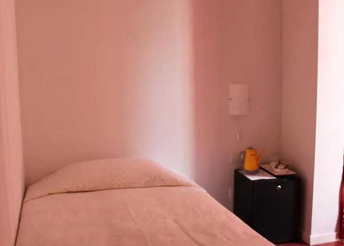 托尔托纳阿巴拉卡达布拉酒店 4*