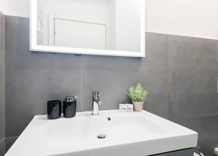 Easylife - - G Emiliani 1 114 - Porta Romana