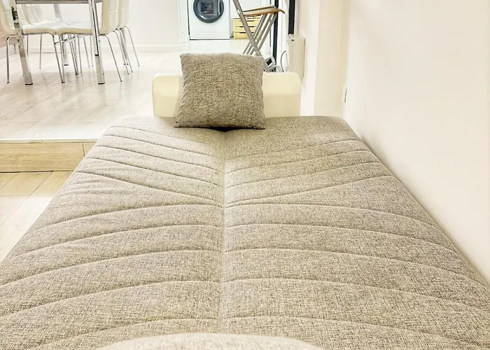 Cozy Basement Navigli Apartment