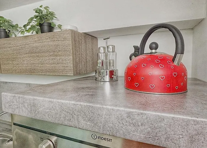 Cozy Basement Navigli Apartment *