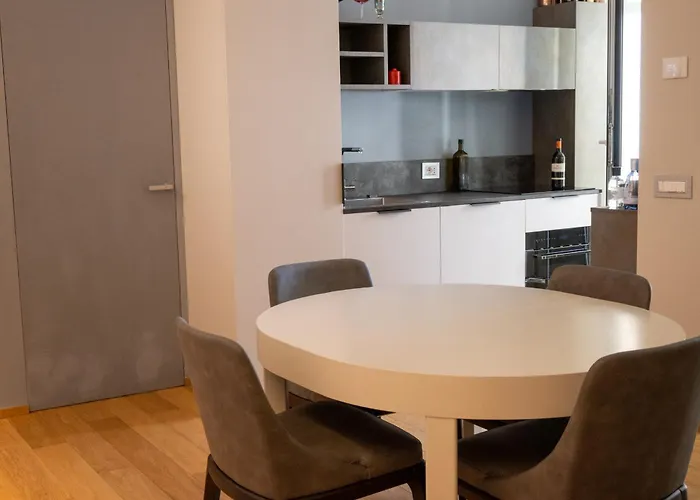 Milanese Lodge/luxury House In The Heart Of *