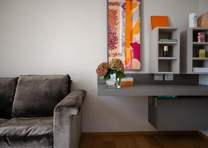 Апартаменты Milanese Lodge/luxury House In The Heart Of Милан