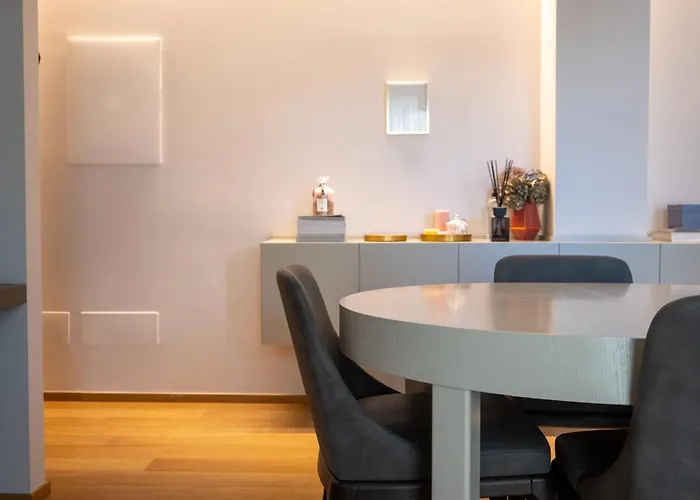 Milanese Lodge/luxury House In The Heart Of *