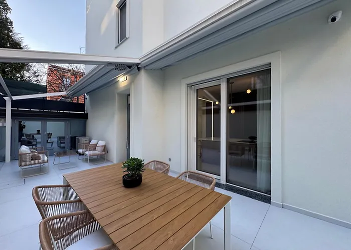 White House Con Posti Auto