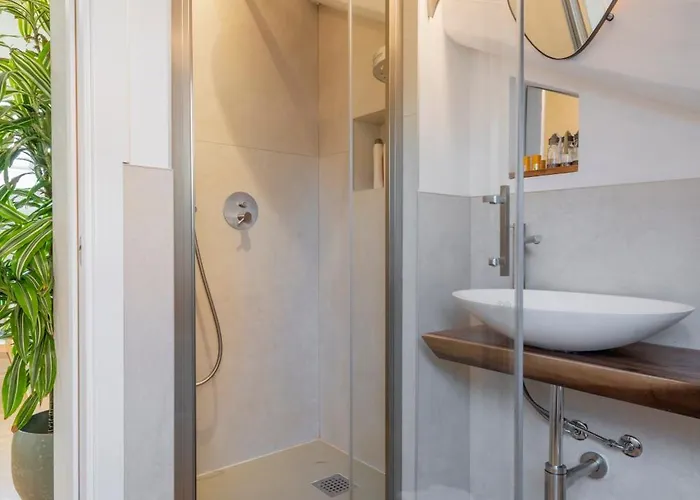 Bright Penthouse Attic In The Heart Of Lejlighed